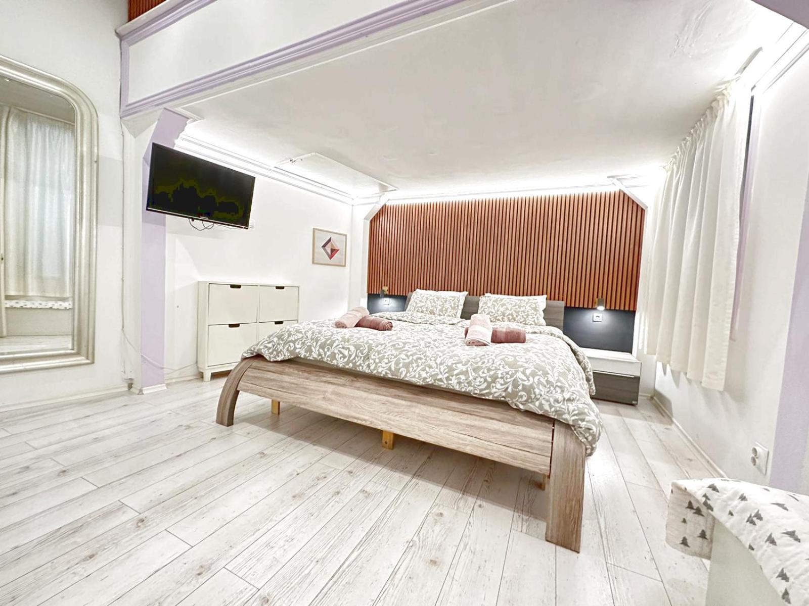 Yes, Yes! Lovely Apartment Good Amenities Budapest Center Exterior photo